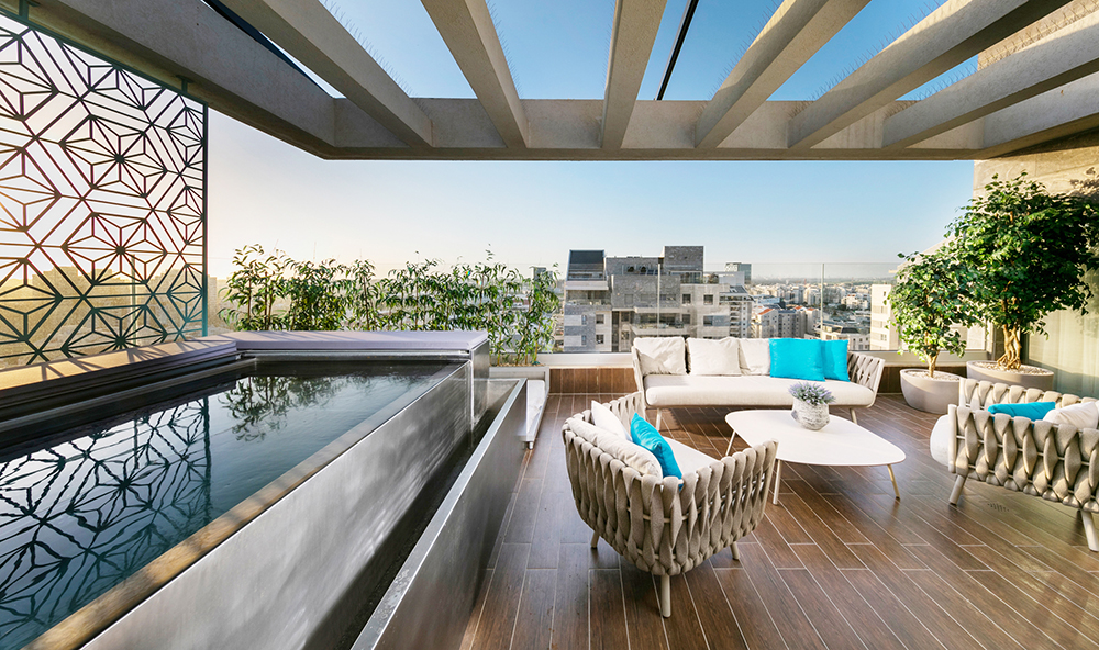 Tel Aviv, Israel      Above Ground Stainless Steel Spa with Infinity Edge Water Feature, Lounge Seat, and Auto Cover 90