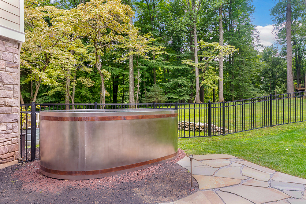 Stainless Steel Freestanding Spa with Copper Band Trimming 132