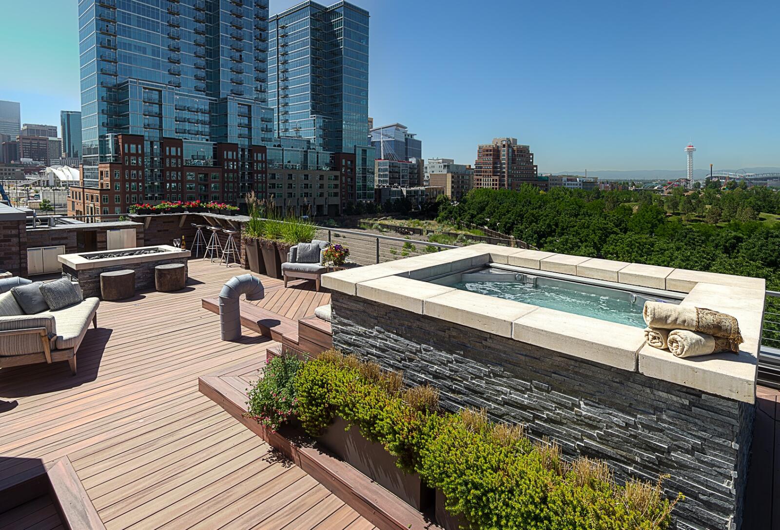 Stainless Steel Rooftop Hot Tub with Built In Bench Seating, Auto Cover and LED Lighting 110